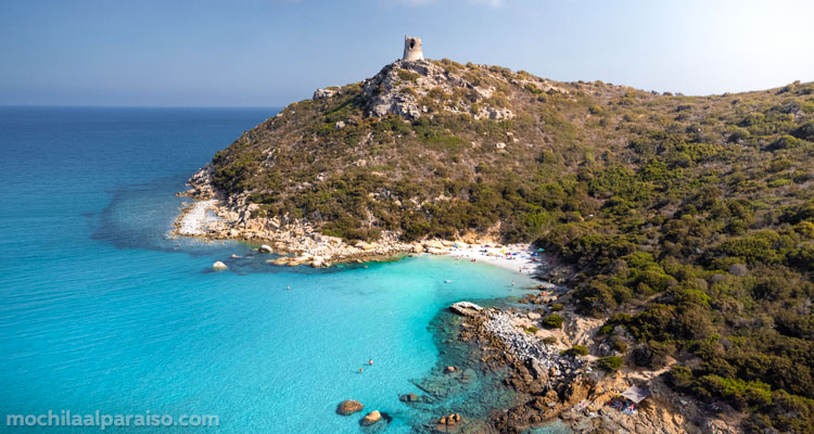 Cala Porto Giunco, Cerdeña
