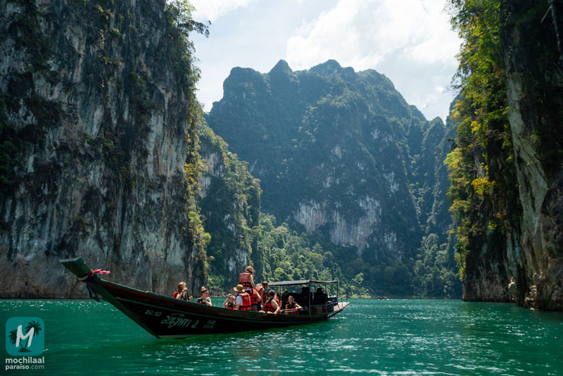 Noche en el lago de Khao Sok